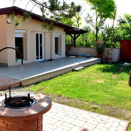 Kenese Panorama באלאטונקנשה