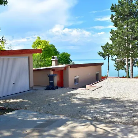 Apartament Kenese Panorama *